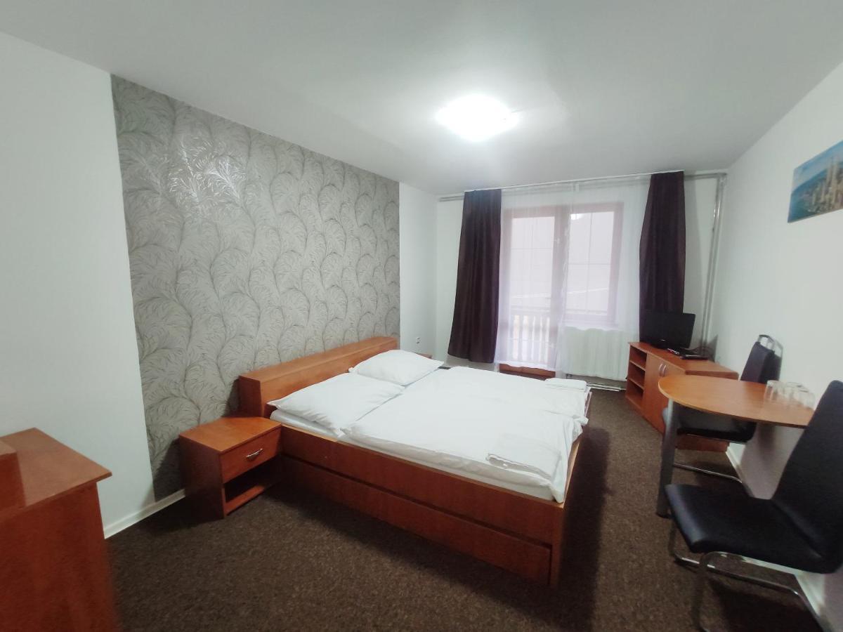 Horsky Hotel Eva Svätý Jur Habitación foto